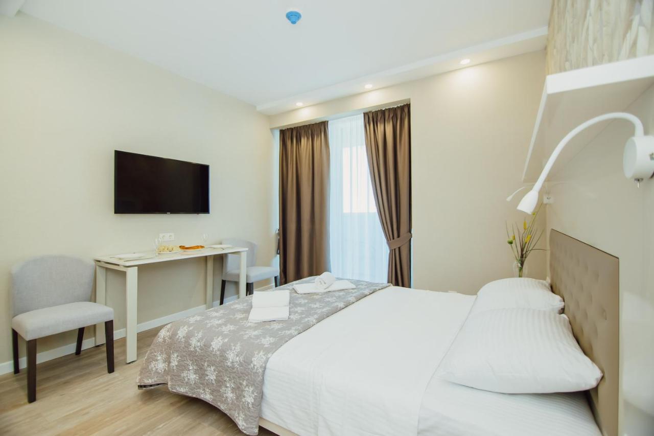 Your Sunshine Apartments Батуми Екстериор снимка