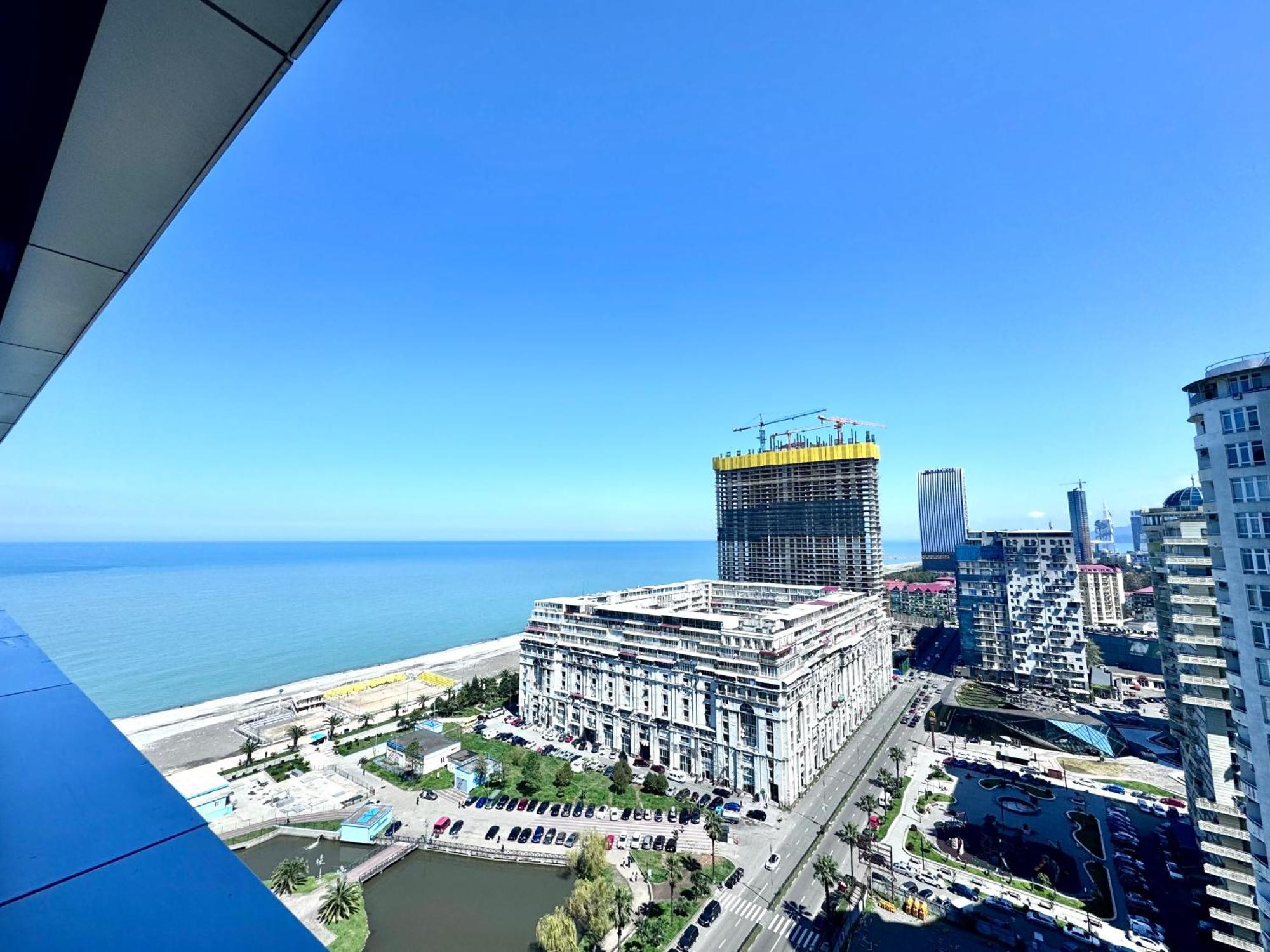 Your Sunshine Apartments Батуми Екстериор снимка